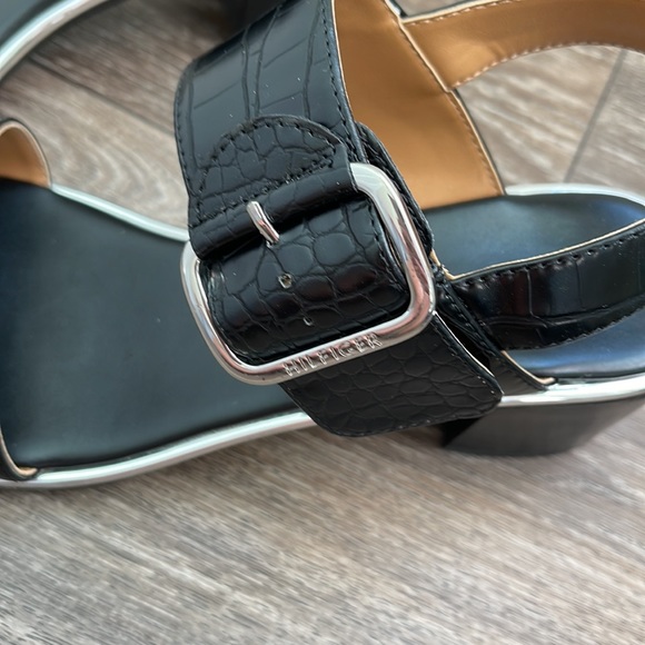 Tommy Hilfiger Sandals With Heel Size 8.5 - Picture 5 of 9